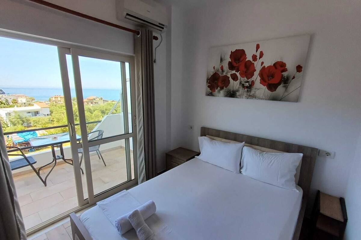 Double Room, Sea View | WiFi (free)