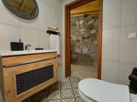 Ducha, secador de pelo, toallas