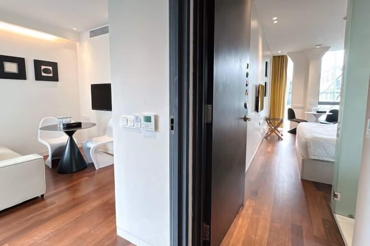 1 bedroom, in-room safe, desk, laptop workspace