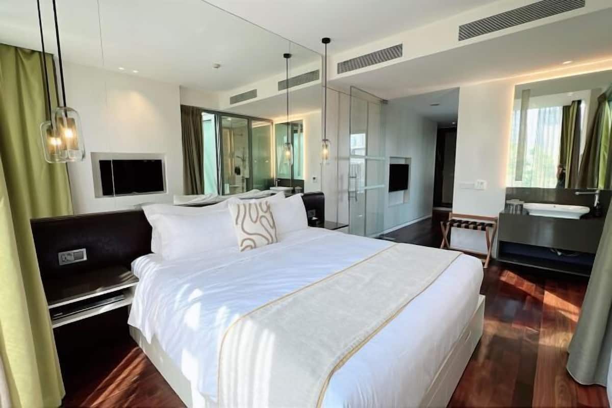1 bedroom, in-room safe, desk, laptop workspace
