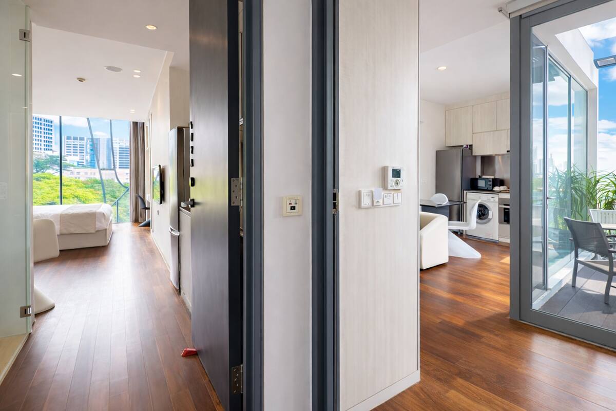 Executive Two Bedroom With Balcony | ตู้นิรภัยในห้องพัก, โต๊ะทำงาน, พื้นที่ทำงานแบบใช้แล็ปท็อป