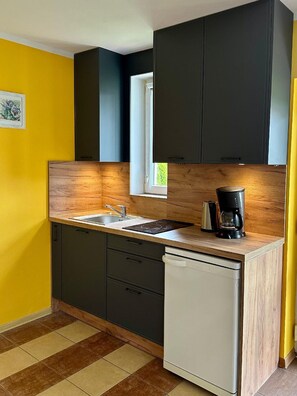 Fridge, toaster