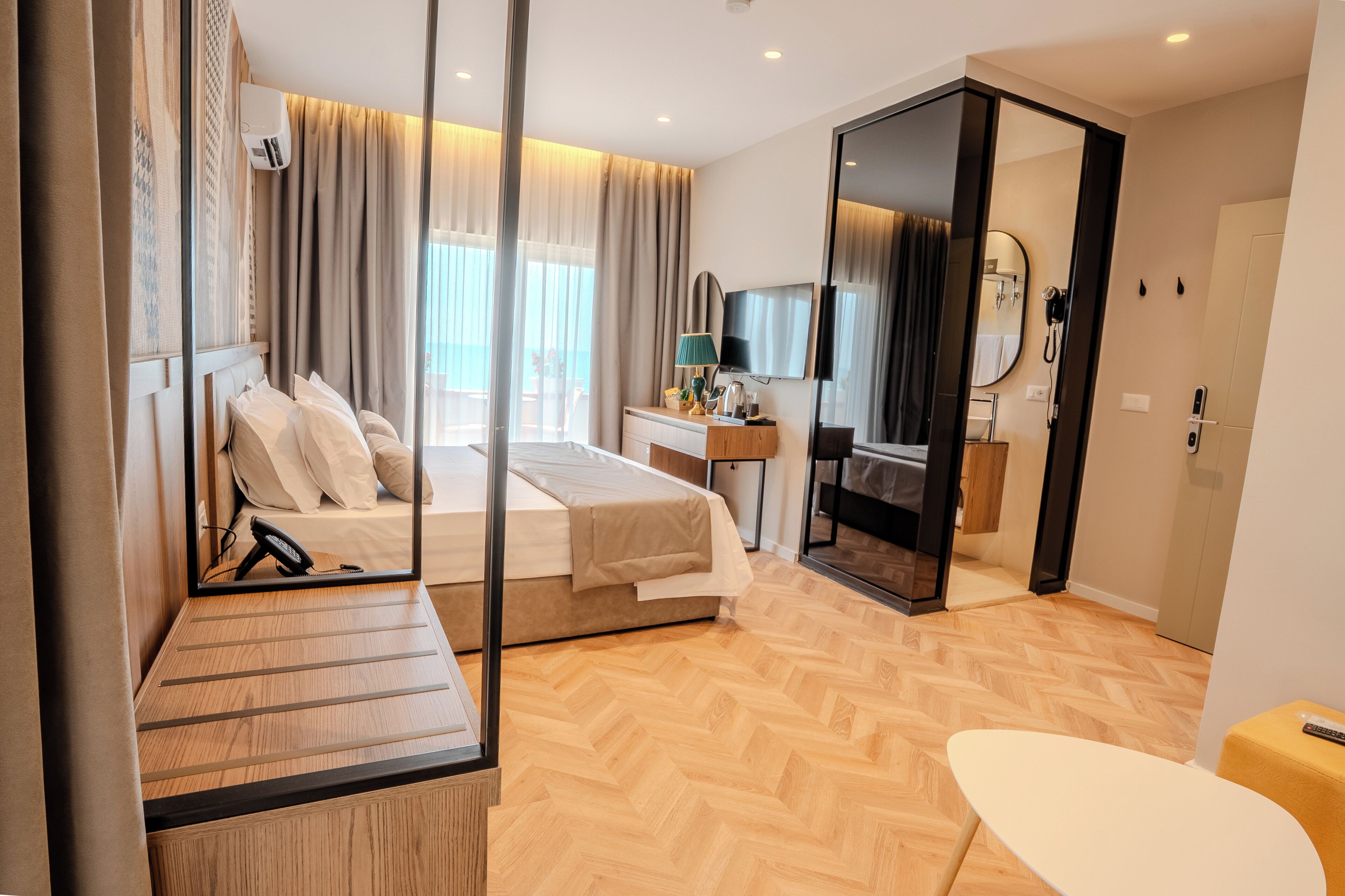 熨斗/熨衣板、免费 WiFi、床单