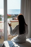 Sistema de insonorización, tabla de planchar con plancha y wifi gratis 