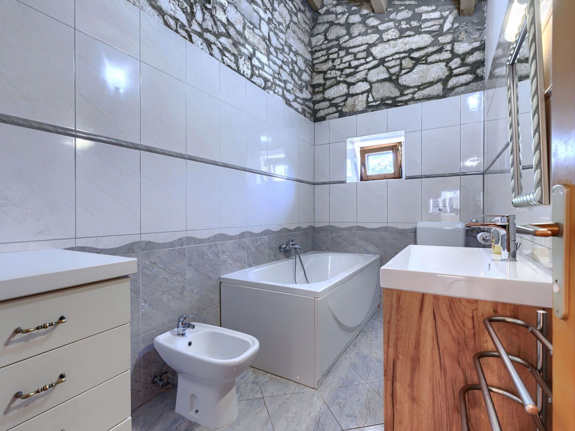 Plumbing Fixture, Flooring, Wall, Sink, Bathroom, Interior Design, Floor, Tap, Bathroom Sink, Tile