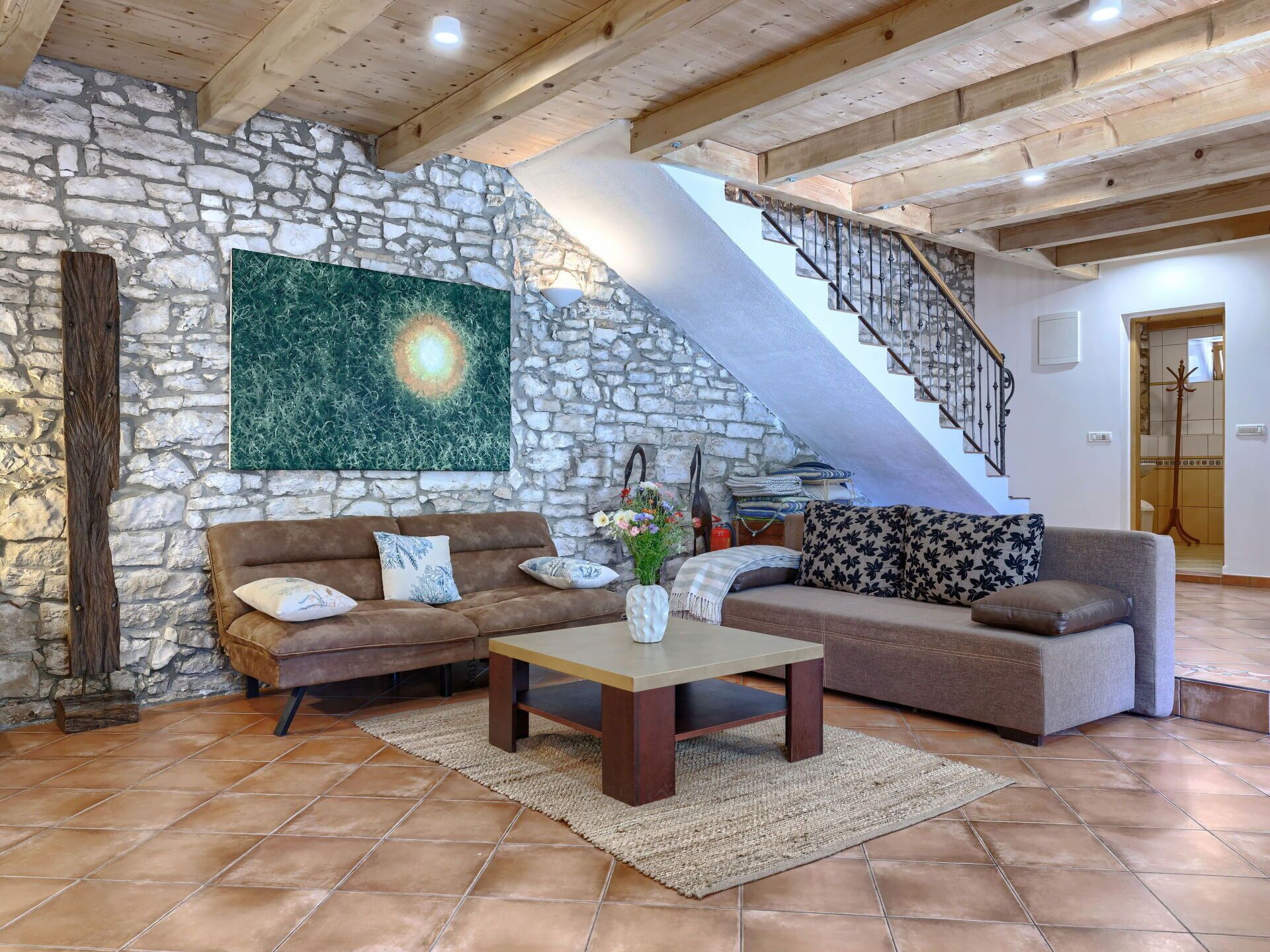 Meubles, Design Intérieur, Sol, Sol, Canapé, Bois, Salon, Plafond, Éclairage, Pièce