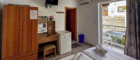 Double Room, Balcony