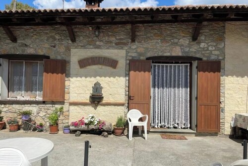 Oddone Brothers Farmhouse: Gentian