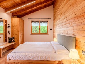 6 makuuhuonetta, vauvan matkasänky, ilmainen Wi-Fi