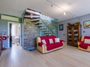 Interior - Wonderful villa for 5 guests with hot tub, A/C, private pool, WIFI, TV and terrace (Cecina)