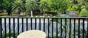 Baan Phing Phu Praew Cha-Am