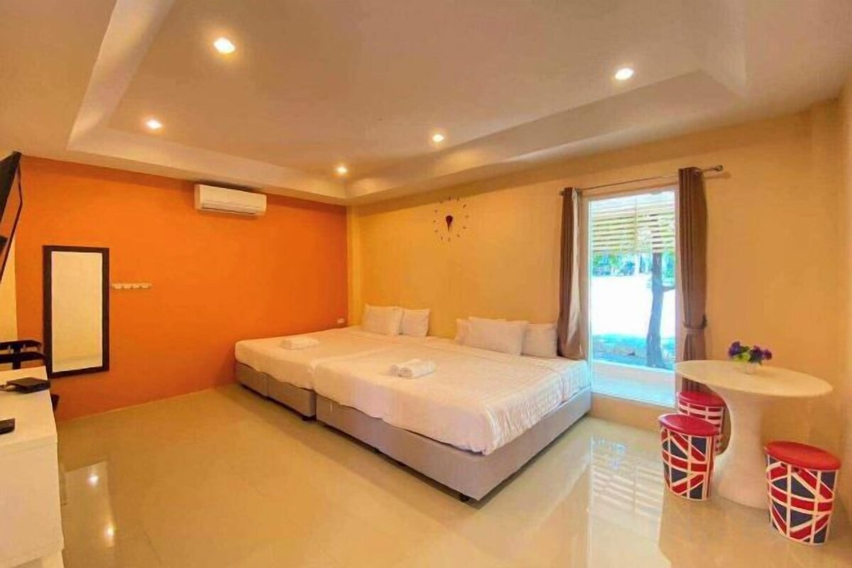 Desk, WiFi (free), bed sheets