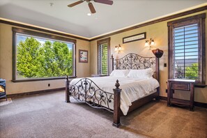 7 bedrooms, desk, iron/ironing board, free WiFi