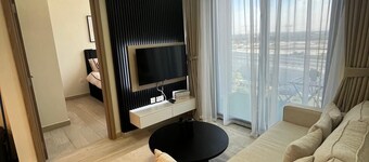 Comfortable, luxurious 2-bedroom apartment close to the Burj Khalifa.