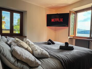 1 habitación, escritorio, wifi gratis y ropa de cama