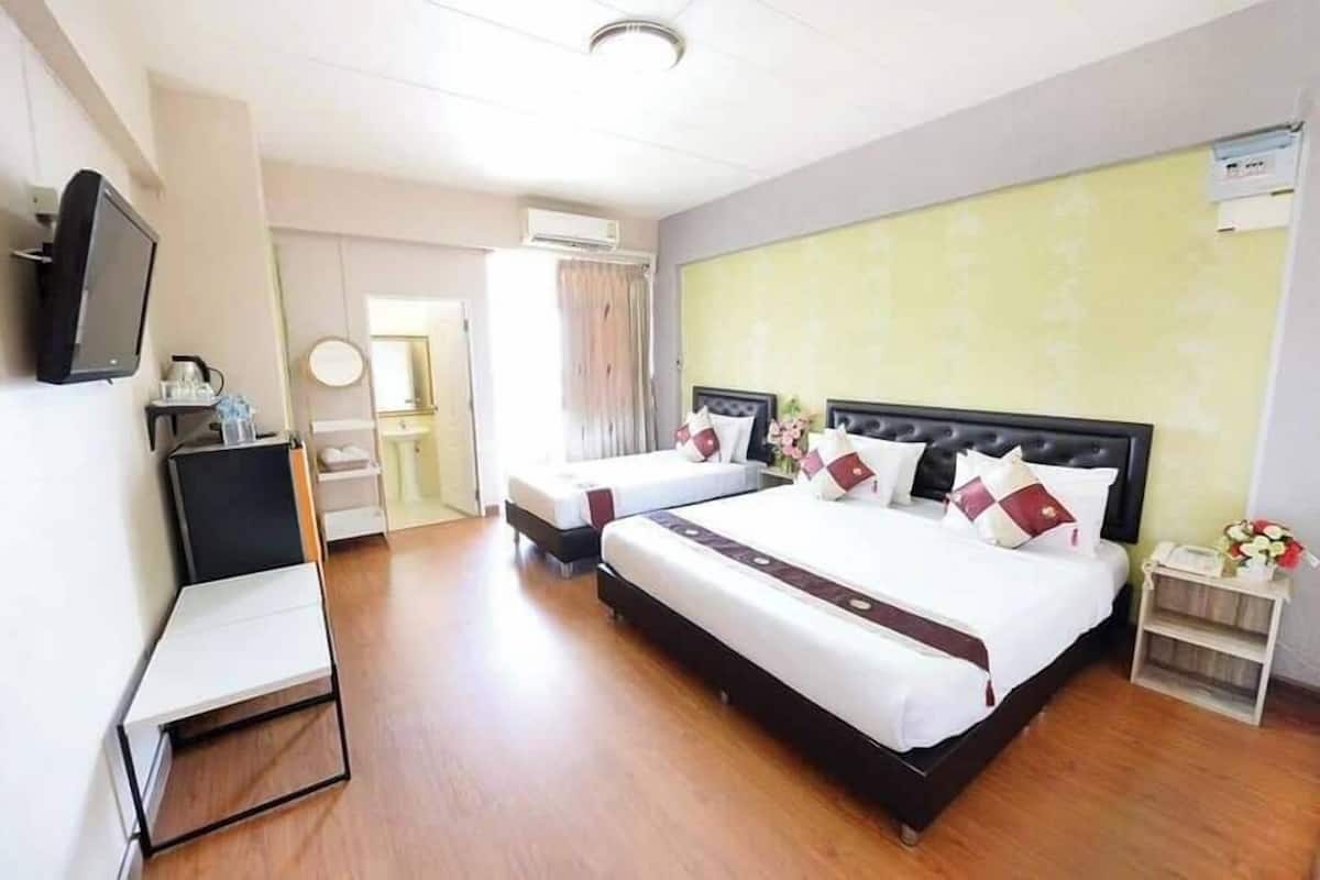 Deluxe Triple Room | WiFi (free)