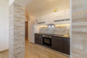 雪櫃、焗爐、爐具��、洗碗機