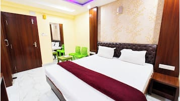 Deluxe Double Room, Air conditioning | In-room safe, soundproofing, free WiFi, bed sheets