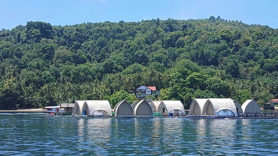 Floating Home in Reef Resort Unit 11