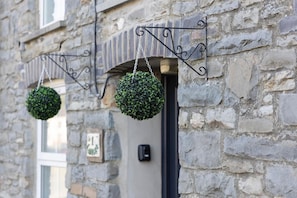 Cottage | Exterior detail