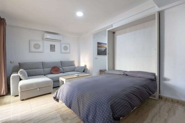 1 bedroom, iron/ironing board, free WiFi