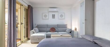 1 bedroom, iron/ironing board, free WiFi