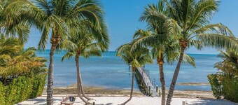 Turtle Crawl on Long Key Oceanfront Beachfront with dock and pool