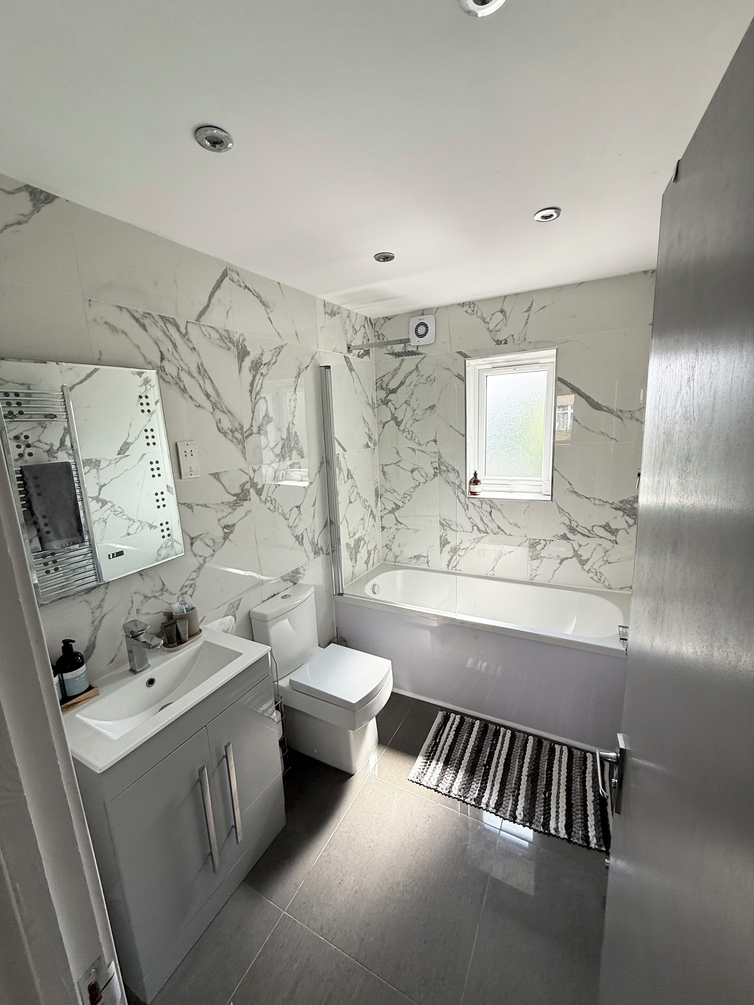 Shower, free toiletries, hair dryer, towels