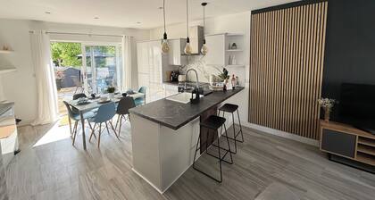 Stylish 3-Bed Executive Home Chislehurst, BR7