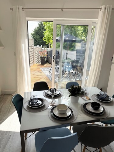 Stylish 3-Bed Executive Home Chislehurst, BR7