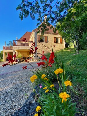 Superior Double or Twin Room, Non Smoking, City View | Property grounds