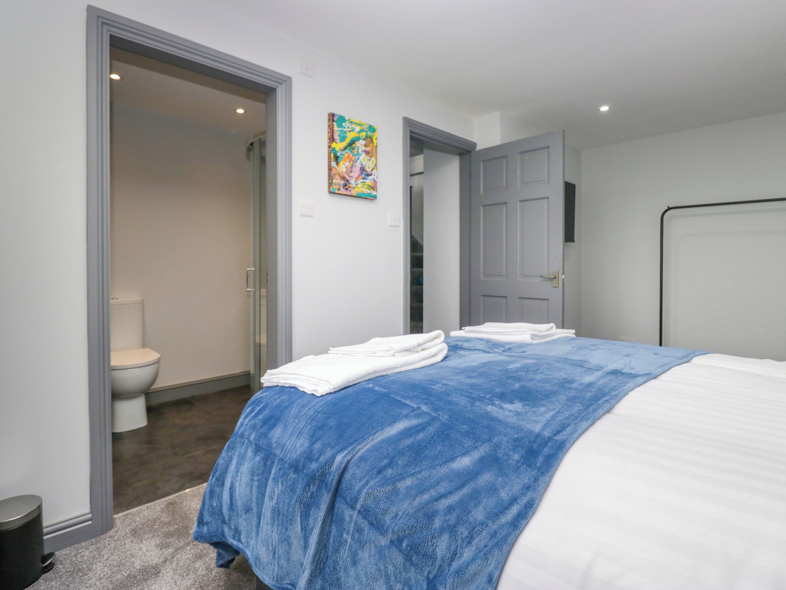 3 bedrooms, individually decorated, individually furnished, free WiFi
