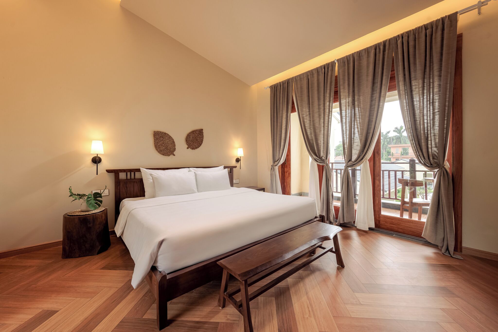 Minibar, bureau, espace de travail pour ordinateur portable