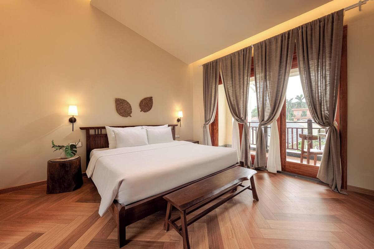 Mountain & Pool View President Suite With Balconies