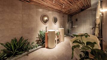 Premier Private Garden Villa with Pool View | Bathroom | Separate tub and shower, deep soaking tub, free toiletries, hair dryer