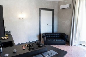 Interior - Palazzo Vitiello - Donna Anna, view of Vesuvius (Boscoreale)
