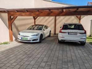 LÀgenhet - 2 sovrum - balkong - utsikt mot trÀdgÄrden | BoendeomrÄde