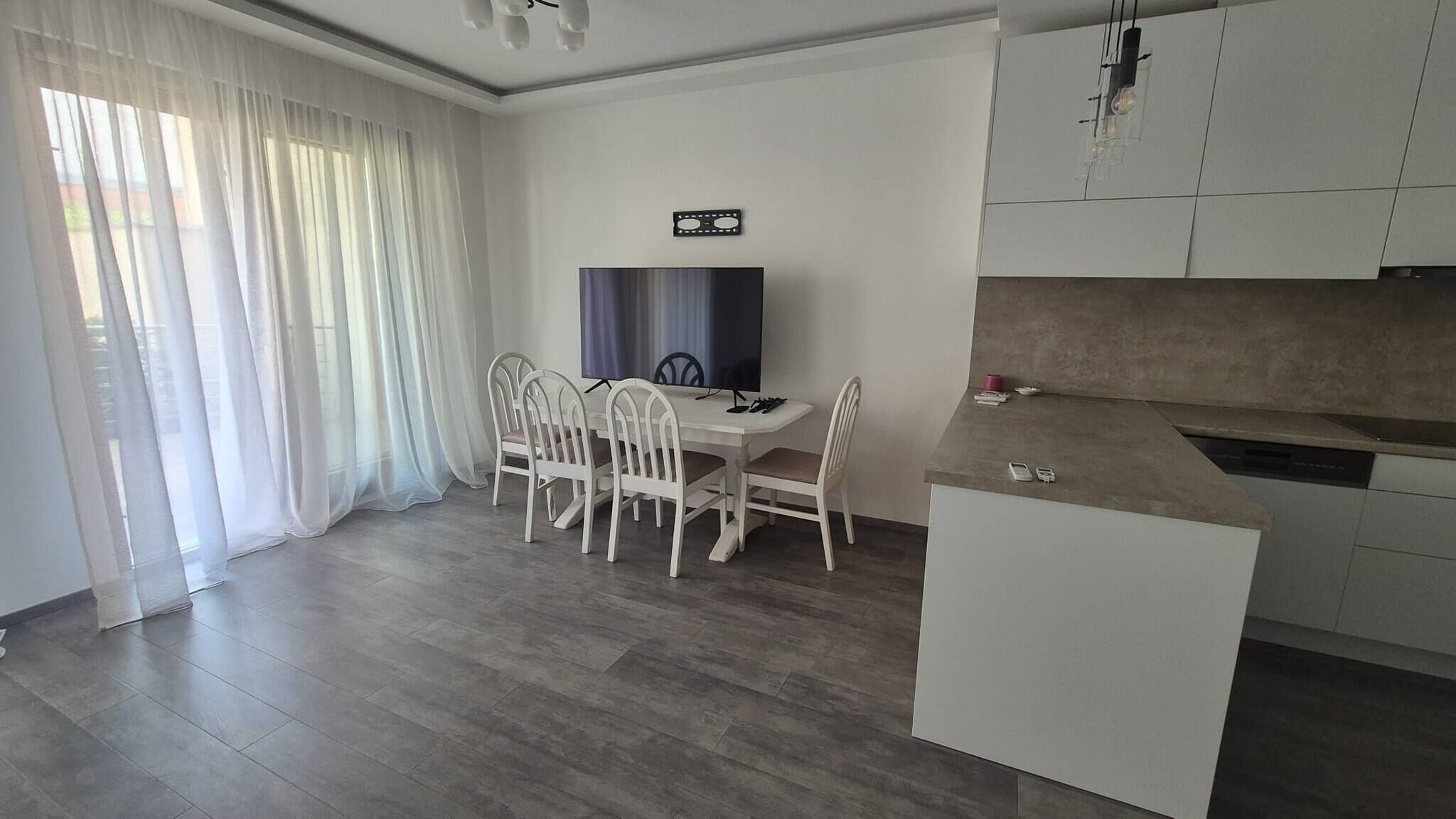 Apartment, 2 Bedrooms, Balcony, Garden View | Dining room