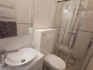 Apartment, 2 Bedrooms, Balcony, Garden View | Bathroom - City Scape Apartment (Kecskemet)