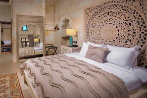 Aden Room | 高級寝具、セーフティボックス (室内)、ノートパソコン用作業スペース、WiFi (無料)