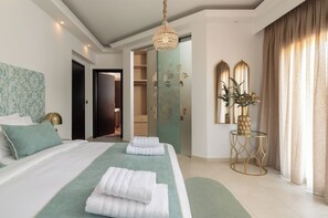 7 bedrooms, in-room safe, iron/ironing board, free WiFi