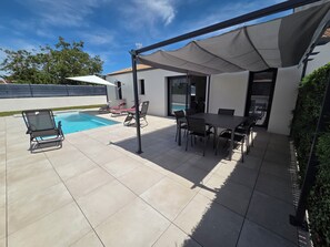 Outdoor pool, a heated pool