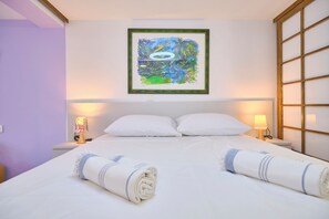 Individually decorated, individually furnished, blackout curtains - Sunshine Suites by Litto (Okrug Gornji)