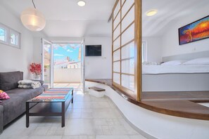 Appartement, balcon, vue baie | Coin séjour