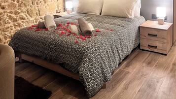 2 bedrooms, WiFi (free), bed sheets