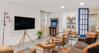 The Dapper Den Suite