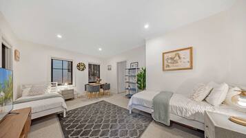 House | 6 bedrooms, Internet