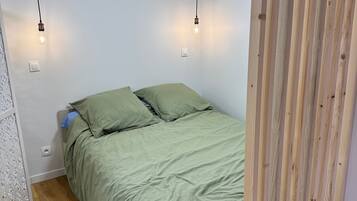 1 bedroom, WiFi, bed sheets