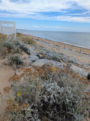 Beach - 20min from the beach, next to the forest, 3-bedroom bungalow, residence with swimming pools (Unknown)