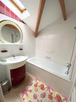 Shower, towels